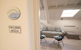 Comonfive Apartments